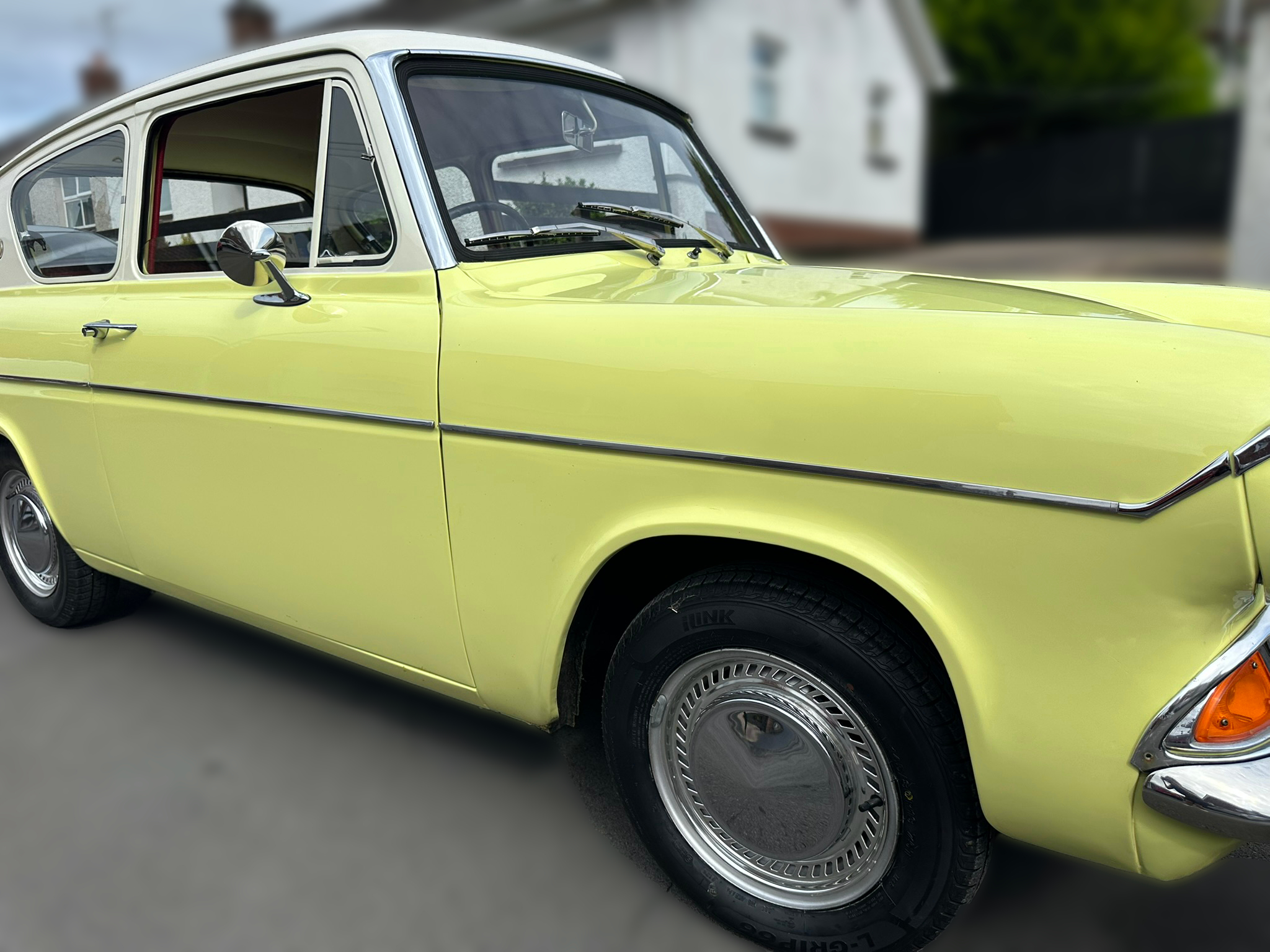 Front Right Side View Front Right Side View